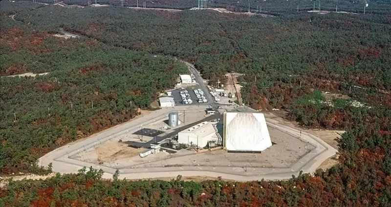 战略预警雷达技术路径深度剖析:8000公里探测距离如何实现跨越 新闻