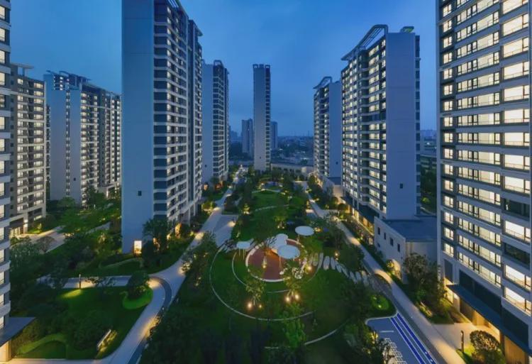  从制度设计到落地执行：海悦华府物业费下调18%的底层逻辑解析 房产家居