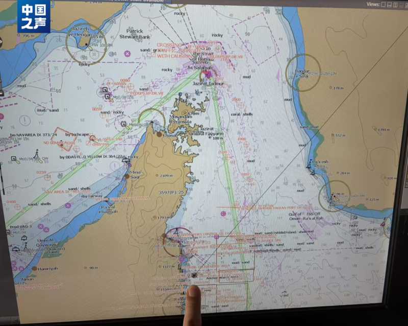 霍尔木兹海峡局势紧张,多艘船舶受困;吉林籍海员刘轶文搭建临时电台,传递家人问候。 文化旅游