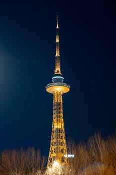  AI风口席卷传统制造；多家公司控制权易主引热议。 股票财经 AI风口席卷传统制造；多家公司控制权易主引热议。 股票财经