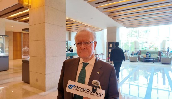 扎根中国市场，方能跟上全球技术前沿步伐；教育变革加速创新人才涌现。