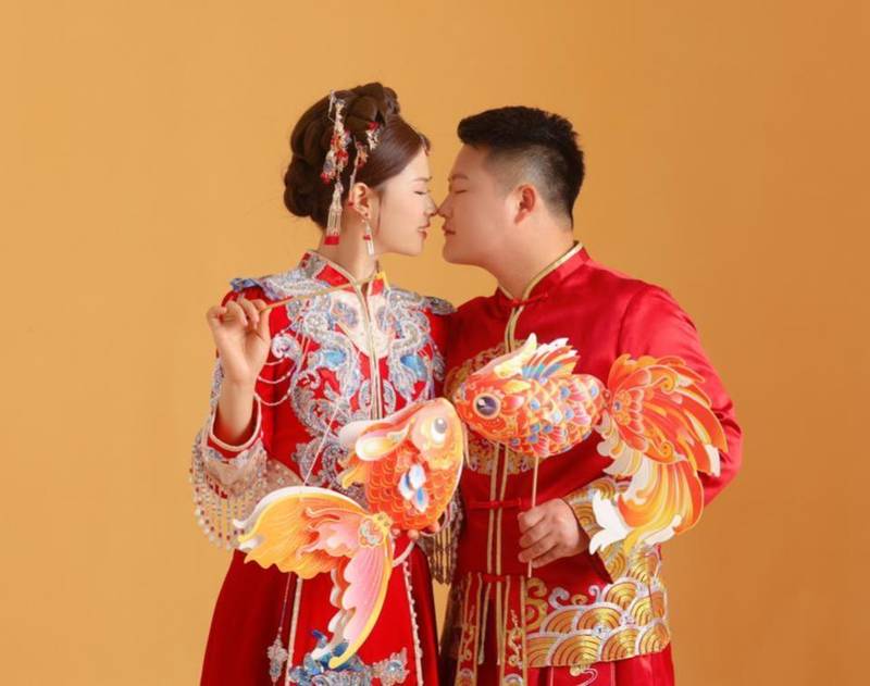 绝密婚礼现场:吸粪车车队背后隐藏的草根逆袭真相 娱乐新闻