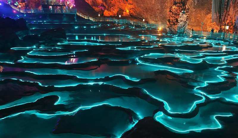  万千游客蜂拥而至：光影技术如何重构溶洞地质价值？ 文化旅游