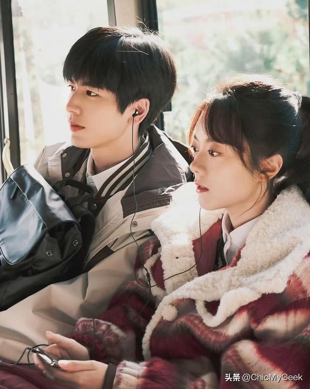  张凌赫角色图谱深度解析：从冷面侯爷到深情帝君的演技跨越 娱乐新闻