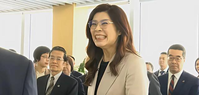  从洋山港到政治博弈：郑丽文访陆的技术解法与两岸和平方程式 新闻