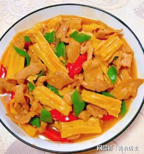  心脏健康膳食指南：8道护心料理的科学逻辑与实操方案 健康养生