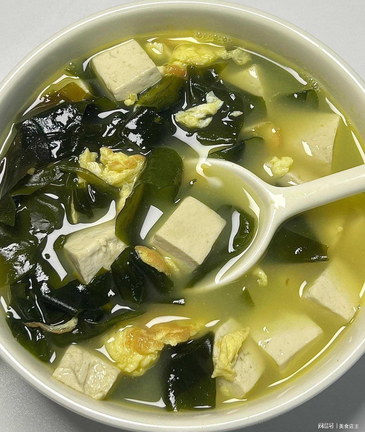  心脏健康膳食指南：8道护心料理的科学逻辑与实操方案 健康养生