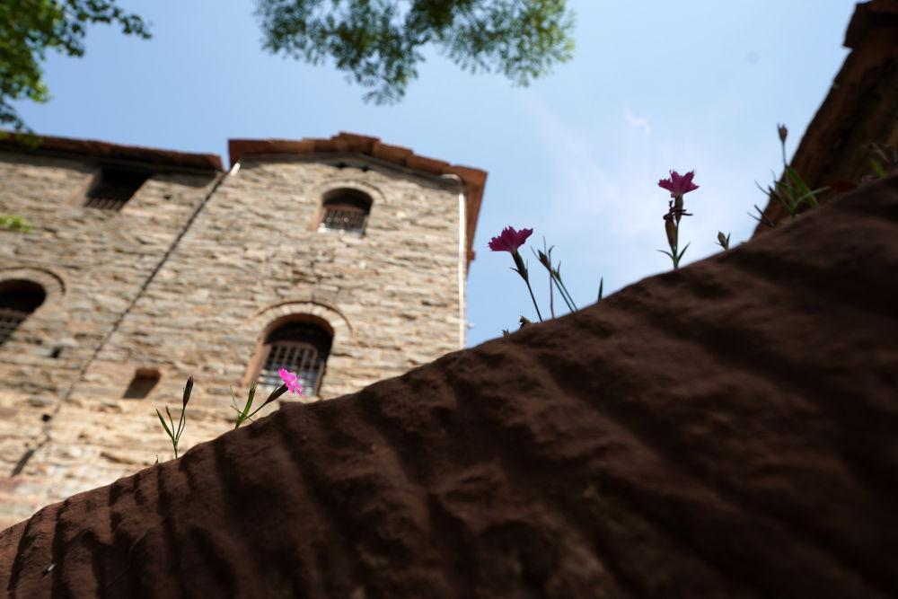  技术解密：太行深处六百年红石古寨的建筑力学奇迹 文化旅游