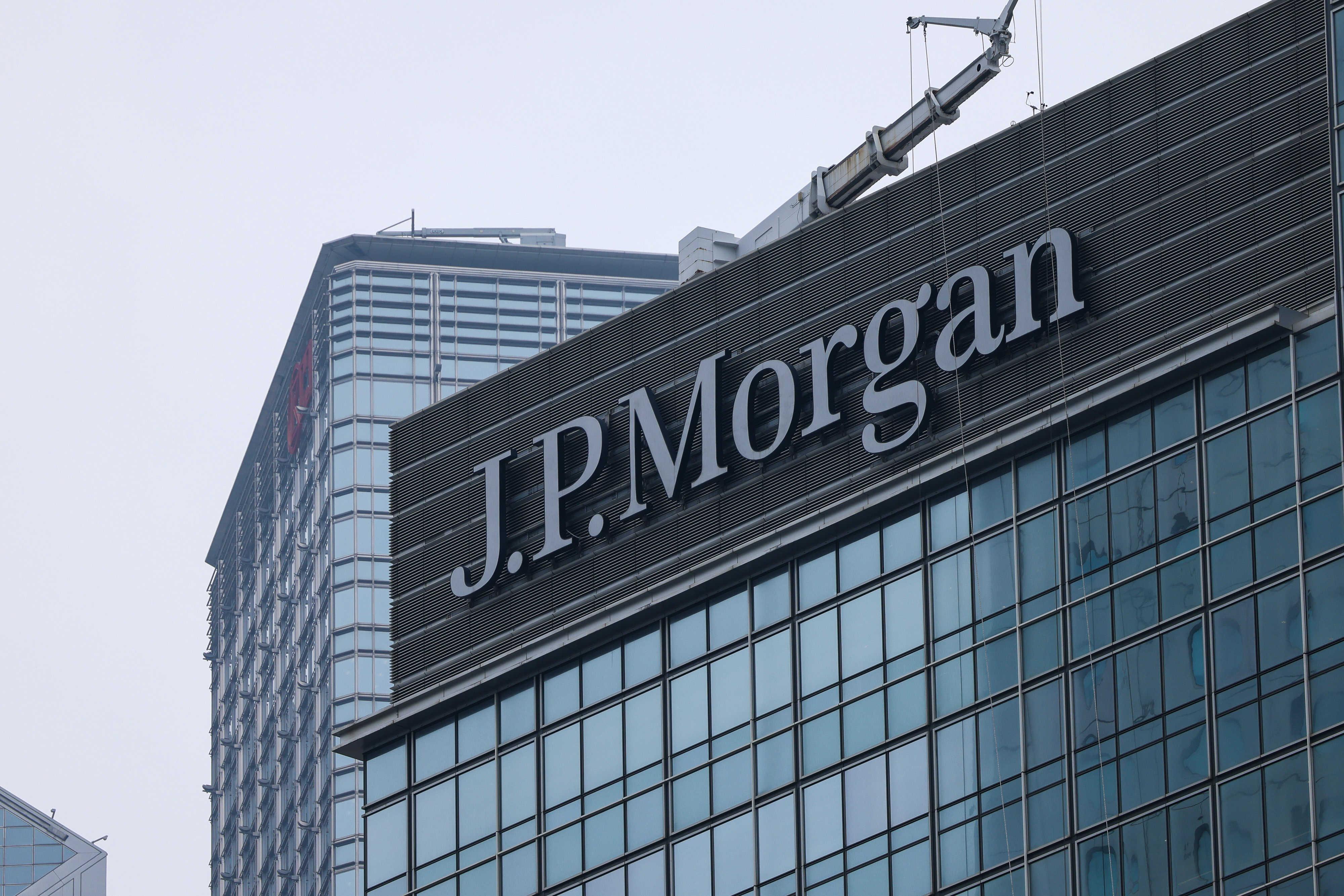  技术深挖：Meta股价暴跌背后的AI回报困局与元宇宙战略反思 股票财经