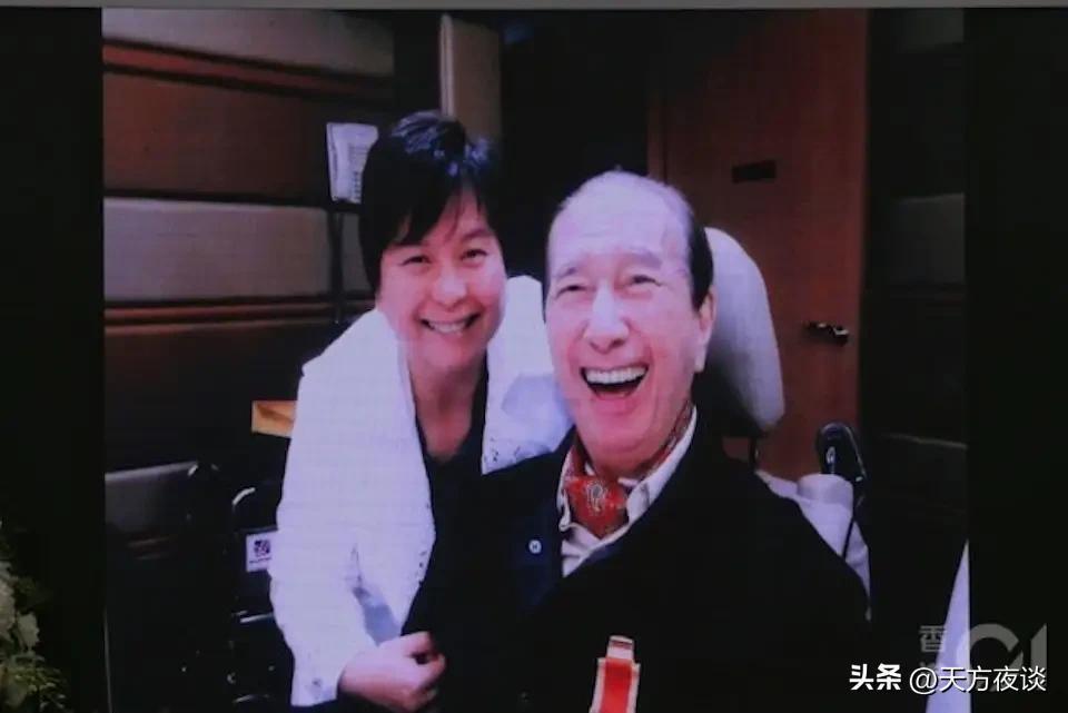  何超蕸：从信德幕后功臣到家族精神图腾的商业低调人生深度复盘 新闻