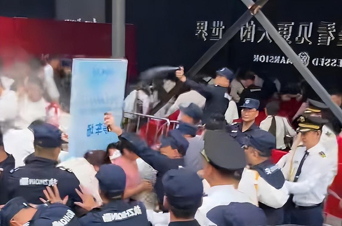  【房产深度】深圳楼盘价格腰斩背后的抢购风暴与技术解读 房产家居