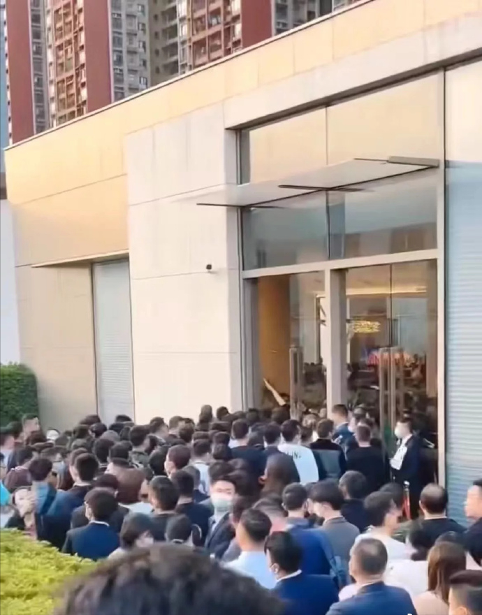  【房产深度】深圳楼盘价格腰斩背后的抢购风暴与技术解读 房产家居